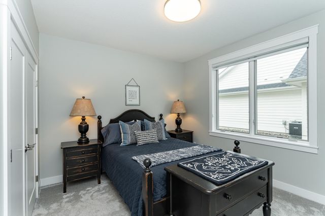 2720 Bentley Drive SW, Rochester, MN 55902