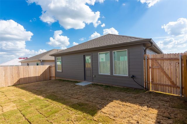 149 Starpacker LN, Jarrell, TX 76537