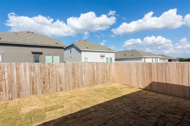149 Starpacker LN, Jarrell, TX 76537