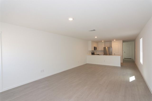 149 Starpacker LN, Jarrell, TX 76537