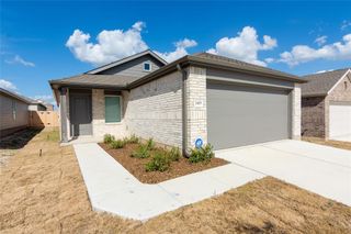 149 Starpacker LN, Jarrell, TX 76537