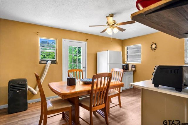 302 State Highway 31 W, Chandler, TX 75758
