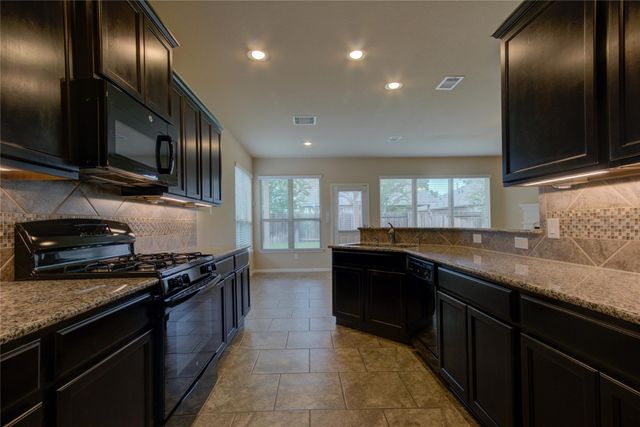 8810 Alicia Drive, Tomball, TX 77375