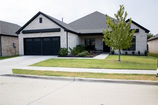 332 Lakeside Drive, Lavon, TX 75166