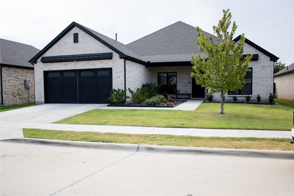 332 Lakeside Drive, Lavon, TX 75166