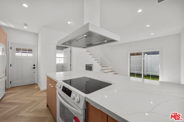 847 Huntley Drive, West Hollywood, CA 90069