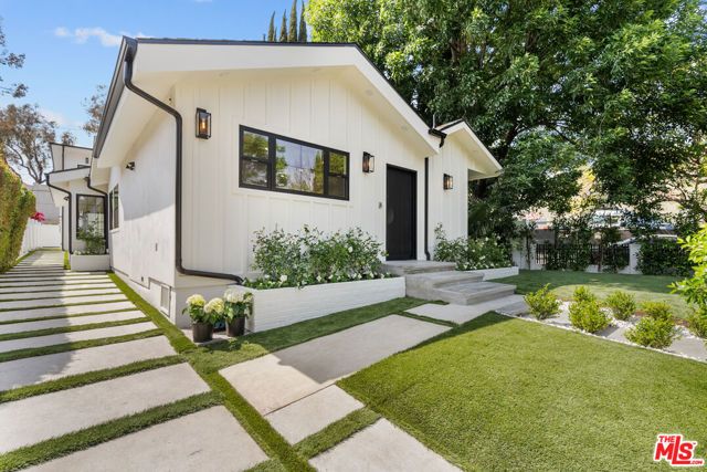 847 Huntley Drive, West Hollywood, CA 90069