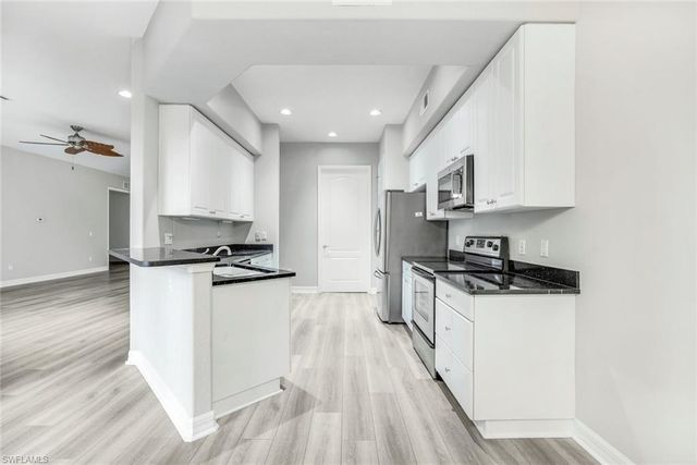 6031 Jonathans Bay CIR # 302, Fort Myers, FL 33908