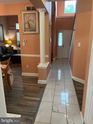 214 E KENNEDY DR, Egg Harbor Township, NJ 08234