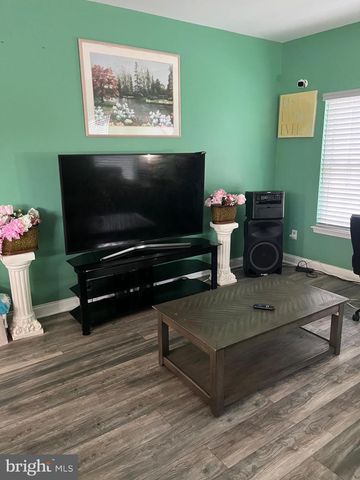 214 E KENNEDY DR, Egg Harbor Township, NJ 08234