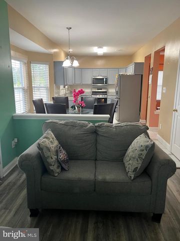214 E KENNEDY DR, Egg Harbor Township, NJ 08234
