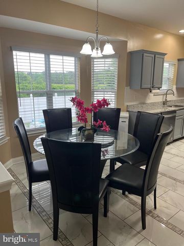 214 E KENNEDY DR, Egg Harbor Township, NJ 08234
