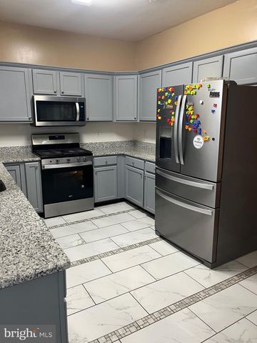 214 E KENNEDY DR, Egg Harbor Township, NJ 08234