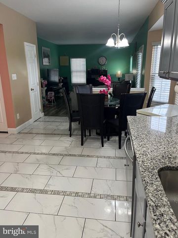 214 E KENNEDY DR, Egg Harbor Township, NJ 08234