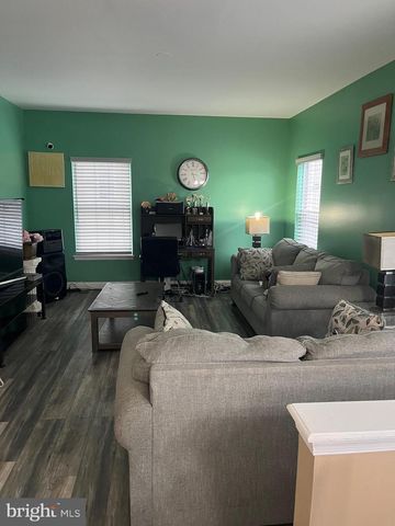 214 E KENNEDY DR, Egg Harbor Township, NJ 08234