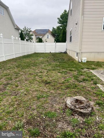 214 E KENNEDY DR, Egg Harbor Township, NJ 08234