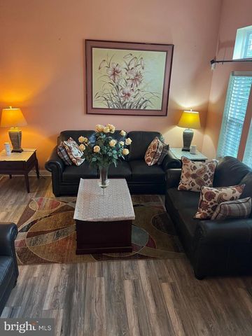 214 E KENNEDY DR, Egg Harbor Township, NJ 08234