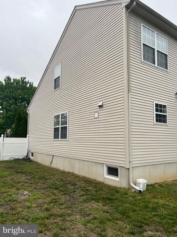 214 E KENNEDY DR, Egg Harbor Township, NJ 08234