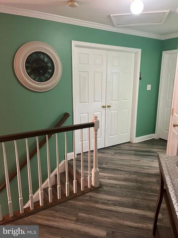214 E KENNEDY DR, Egg Harbor Township, NJ 08234