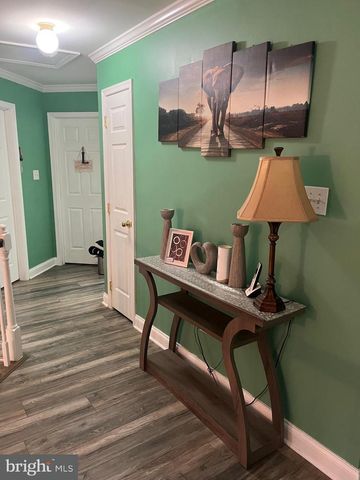 214 E KENNEDY DR, Egg Harbor Township, NJ 08234