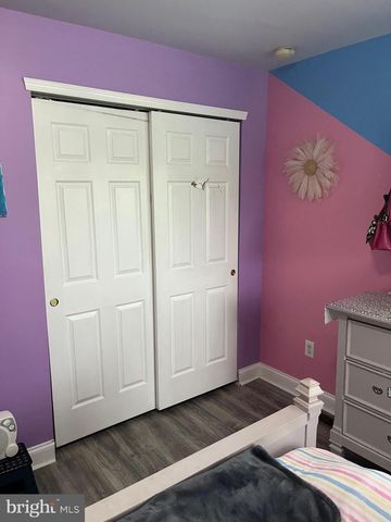214 E KENNEDY DR, Egg Harbor Township, NJ 08234
