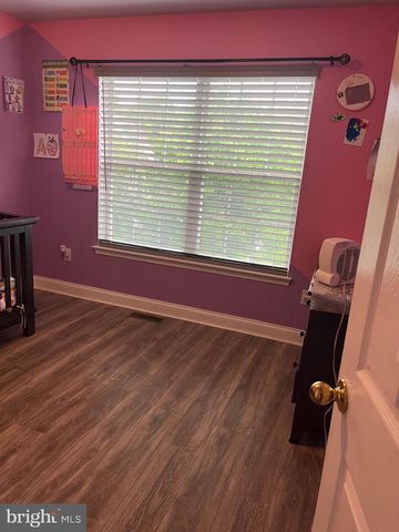 214 E KENNEDY DR, Egg Harbor Township, NJ 08234
