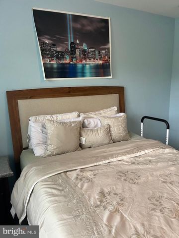 214 E KENNEDY DR, Egg Harbor Township, NJ 08234