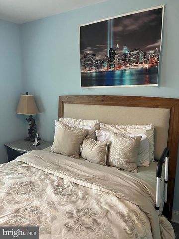 214 E KENNEDY DR, Egg Harbor Township, NJ 08234