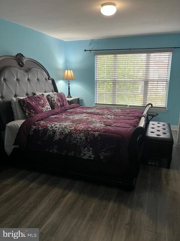214 E KENNEDY DR, Egg Harbor Township, NJ 08234