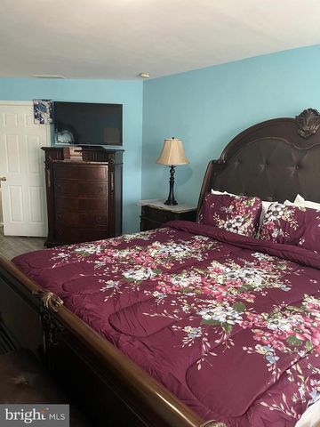 214 E KENNEDY DR, Egg Harbor Township, NJ 08234
