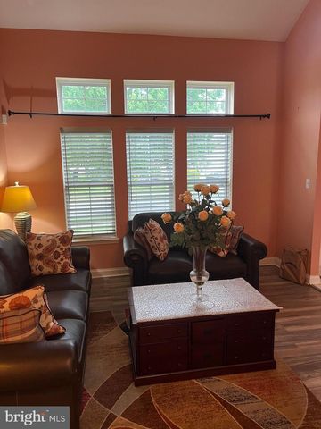 214 E KENNEDY DR, Egg Harbor Township, NJ 08234