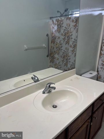 214 E KENNEDY DR, Egg Harbor Township, NJ 08234