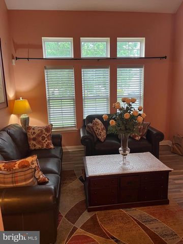 214 E KENNEDY DR, Egg Harbor Township, NJ 08234
