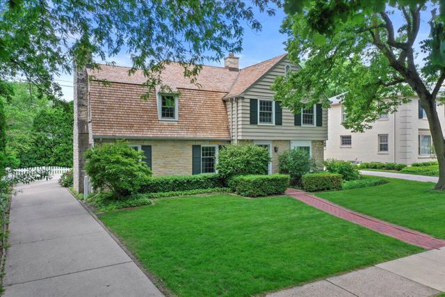 6123 N Berkeley BOULEVARD, Whitefish Bay, WI 53217