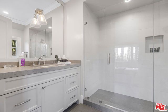 14619 Valley Vista Boulevard, Sherman Oaks, CA 91403