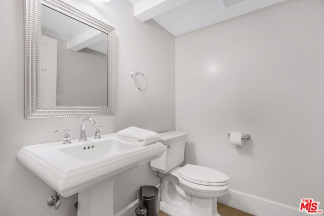 14619 Valley Vista Boulevard, Sherman Oaks, CA 91403