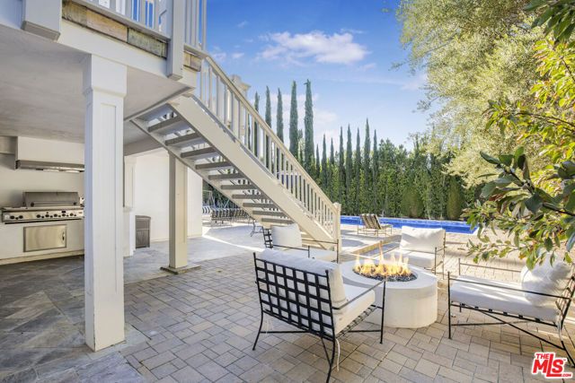 14619 Valley Vista Boulevard, Sherman Oaks, CA 91403