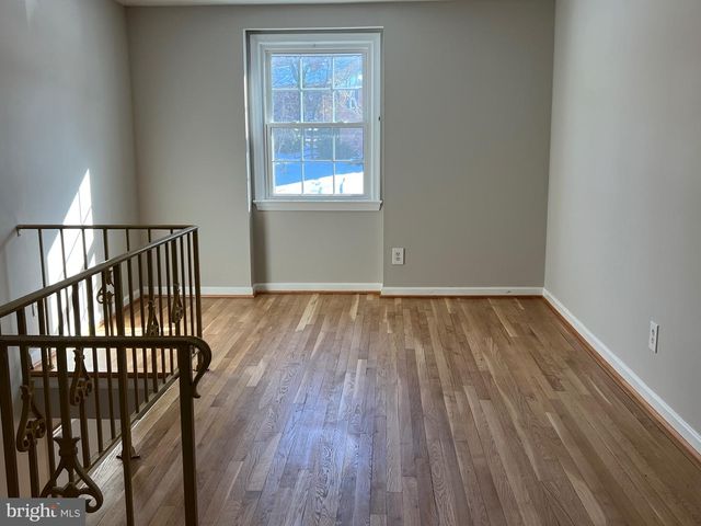 9841 CANAL RD, Montgomery Village, MD 20886