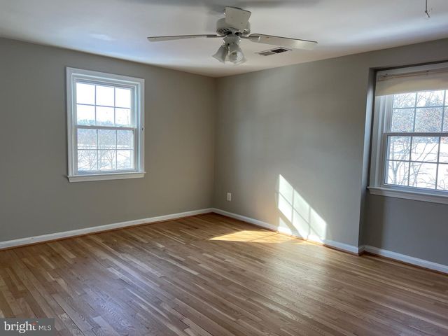 9841 CANAL RD, Montgomery Village, MD 20886