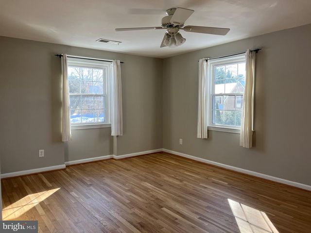 9841 CANAL RD, Montgomery Village, MD 20886