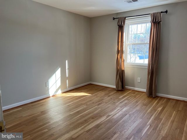 9841 CANAL RD, Montgomery Village, MD 20886