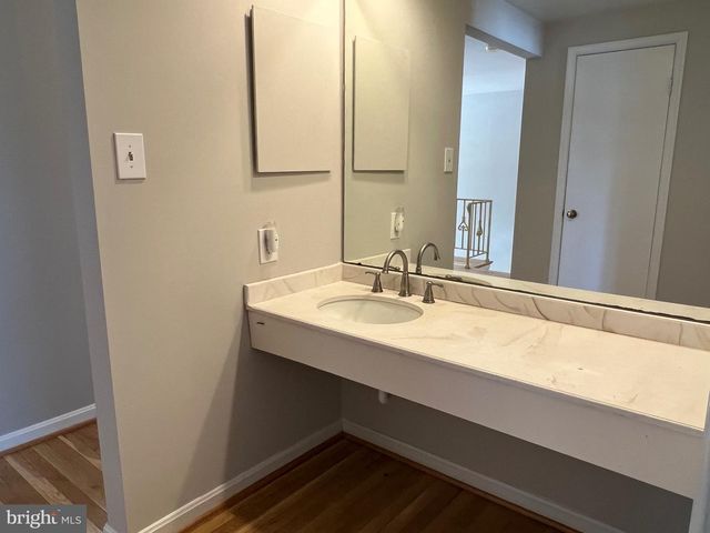 9841 CANAL RD, Montgomery Village, MD 20886