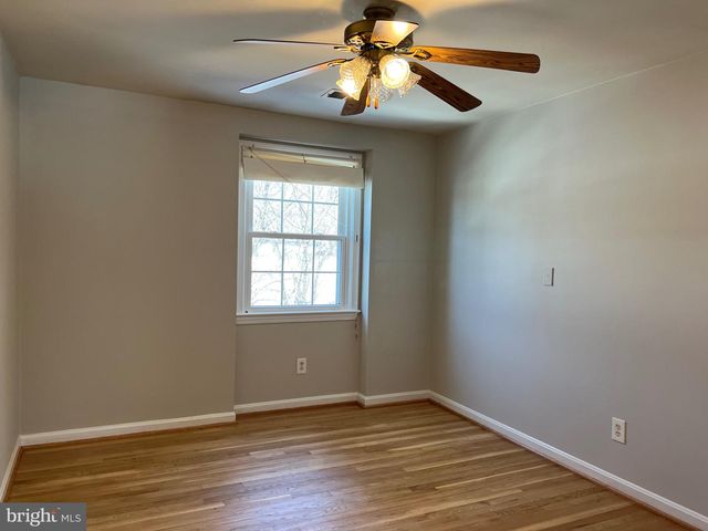 9841 CANAL RD, Montgomery Village, MD 20886