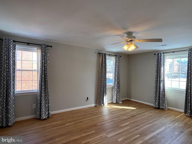 9841 CANAL RD, Montgomery Village, MD 20886