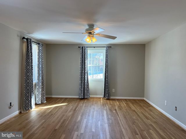 9841 CANAL RD, Montgomery Village, MD 20886