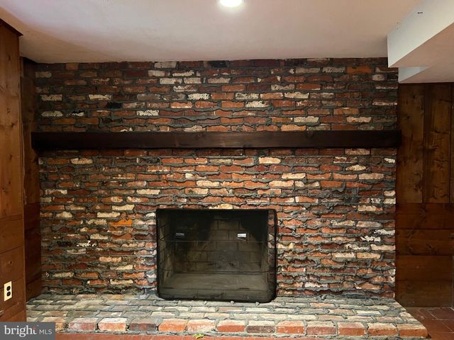 9841 CANAL RD, Montgomery Village, MD 20886