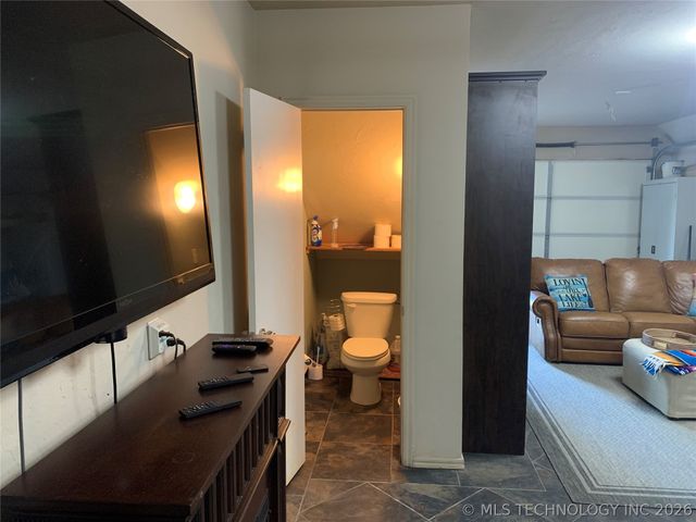 330 N Lakeshore Drive 330, Eufaula, OK 74432