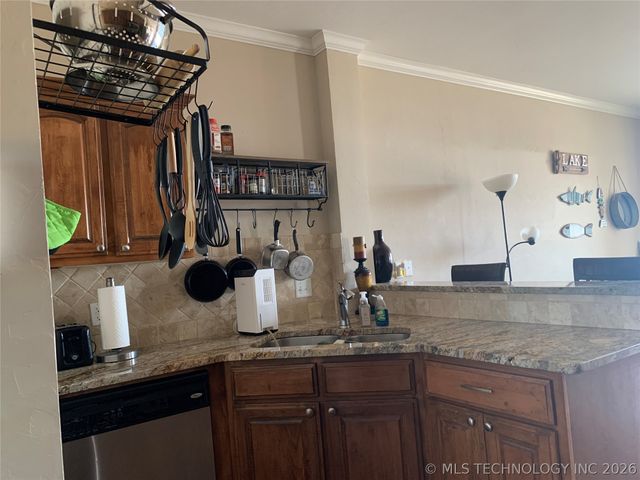 330 N Lakeshore Drive 330, Eufaula, OK 74432