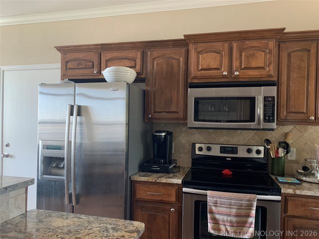330 N Lakeshore Drive 330, Eufaula, OK 74432
