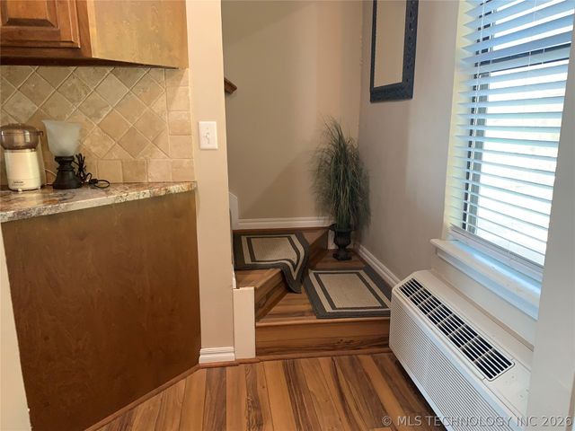 330 N Lakeshore Drive 330, Eufaula, OK 74432